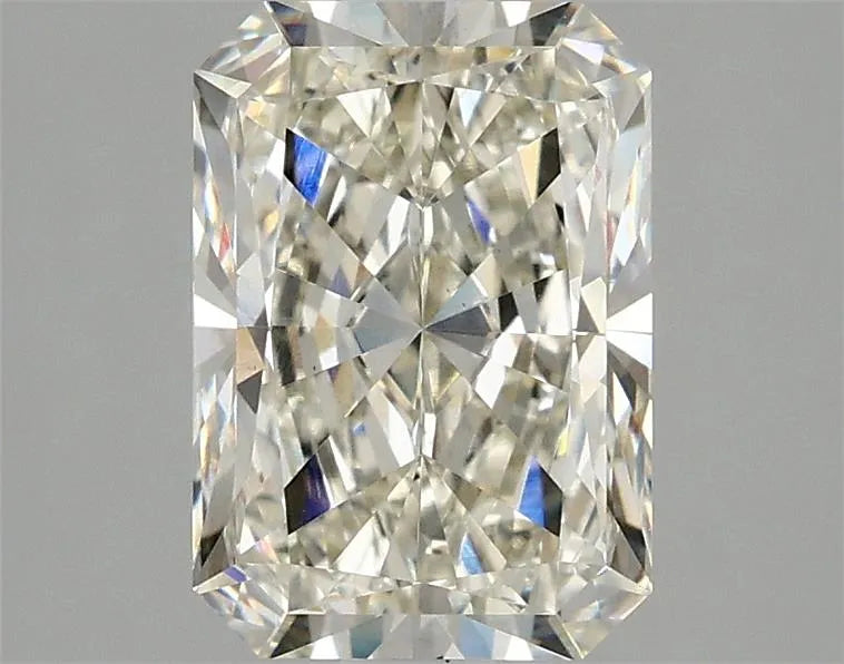 2.13ct Radiant Lab Grown Diamond (Colour I, Clarity VVS2, IGI Certified)