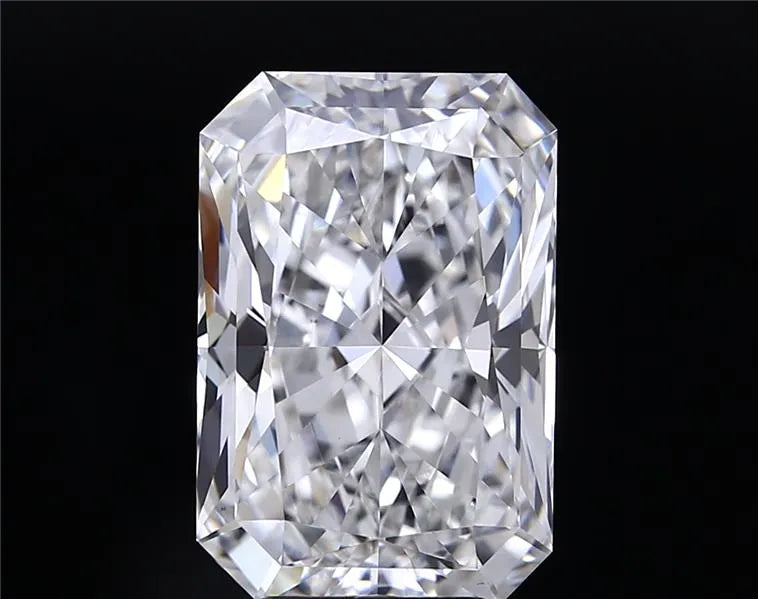 7.01 Carats RADIANT Diamond