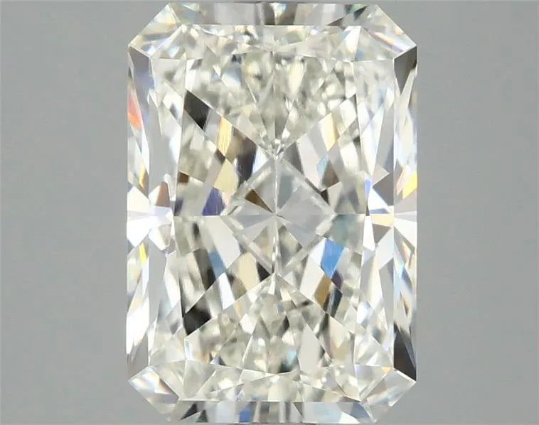 2.54ct Radiant Lab Grown Diamond (Colour H, Clarity VS1, IGI Certified)