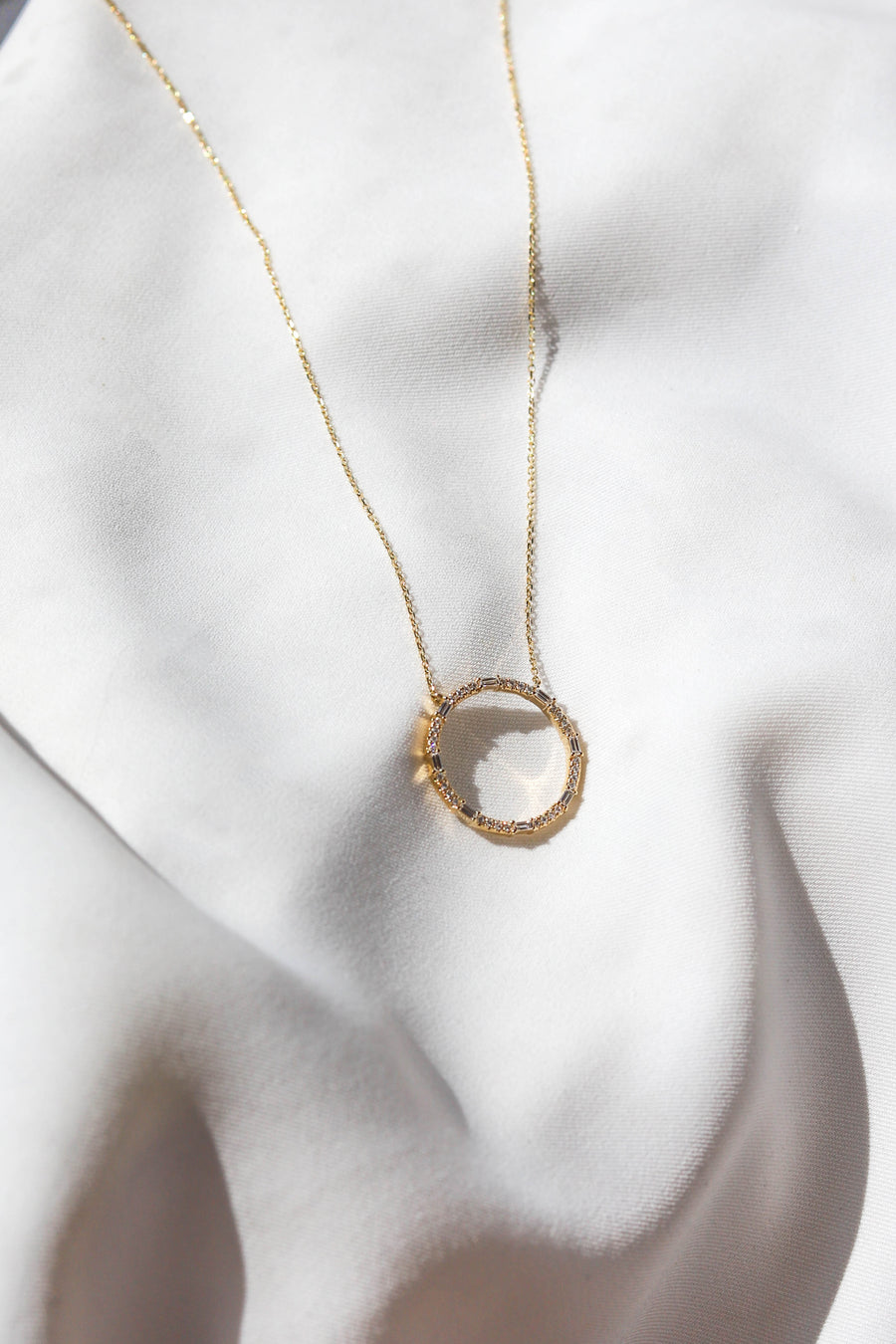 DIAMOND BAGUETTE NECKLACE