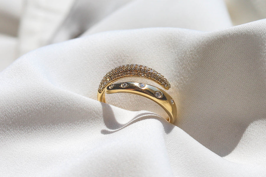 DIAMOND TWIST RING