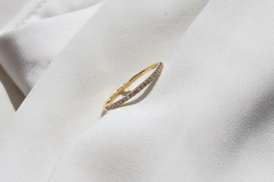 CLASSIC THIN DIAMOND BAND