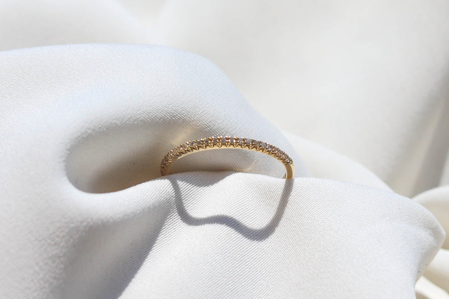 CLASSIC THIN DIAMOND BAND