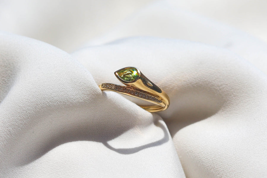 PERIDOT TWIST RING