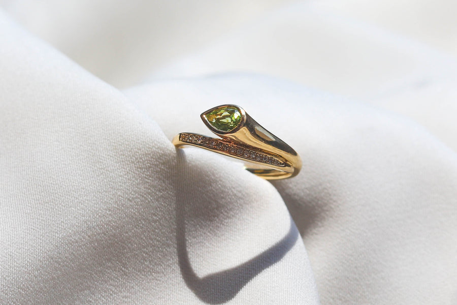 PERIDOT TWIST RING