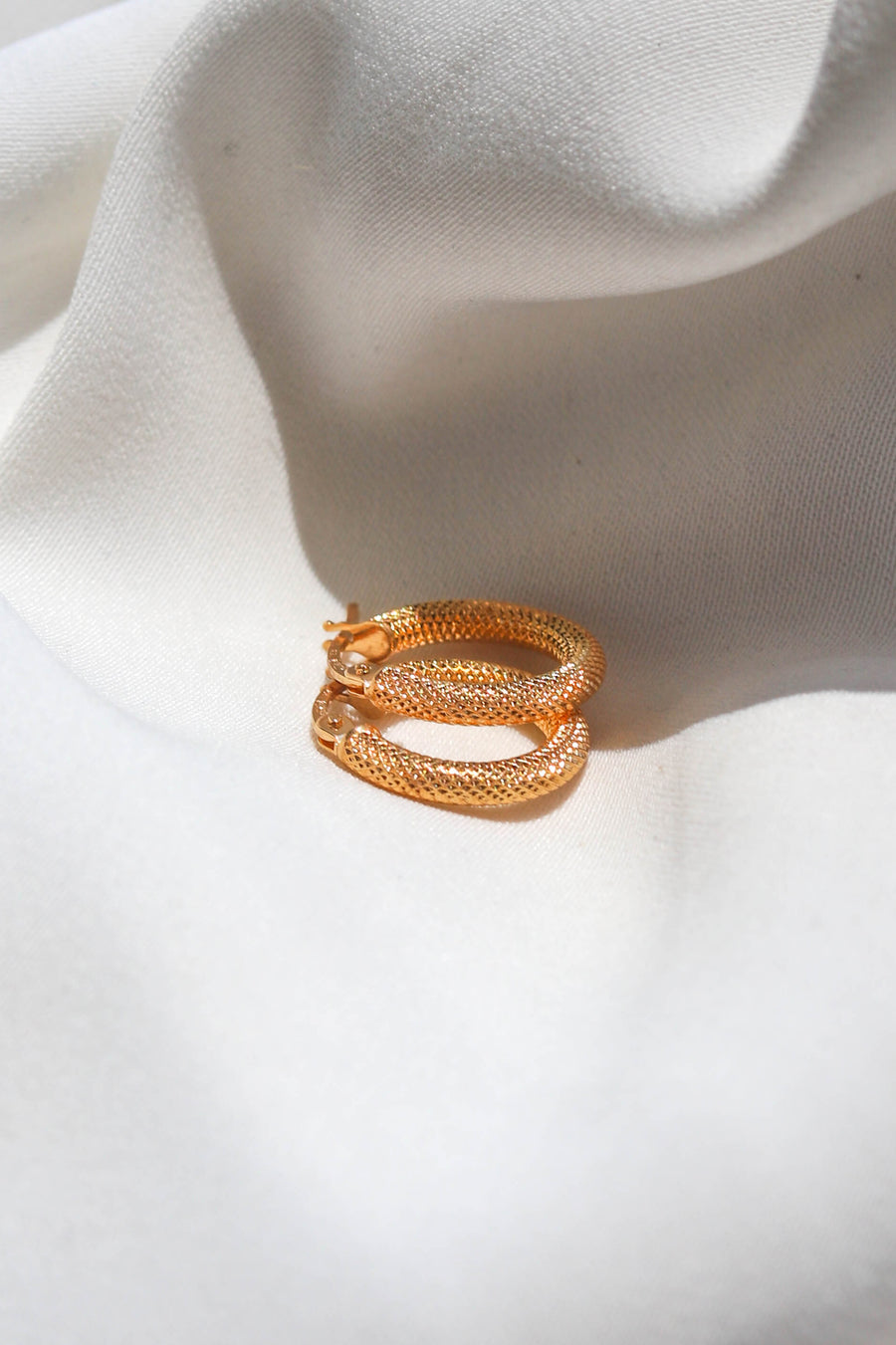 GOLD SNAKE SKIN HOOP