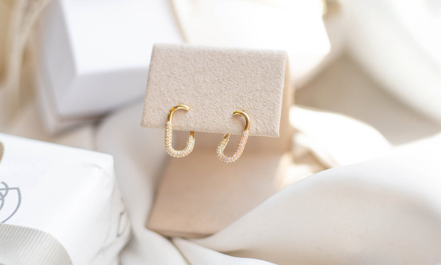PAPERCLIP DIAMOND EARRINGS GOLD